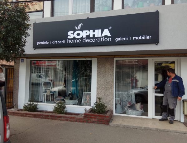 pregatiri pentru deschiderea magazinului Sophia Targu Jiu